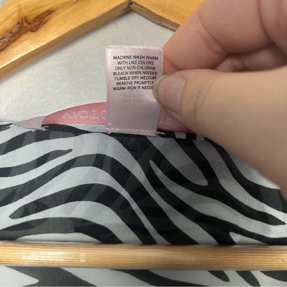 Victoria’s Secret y2k 2000 zebra print night sheer shirt size small - Picture 4 of 5